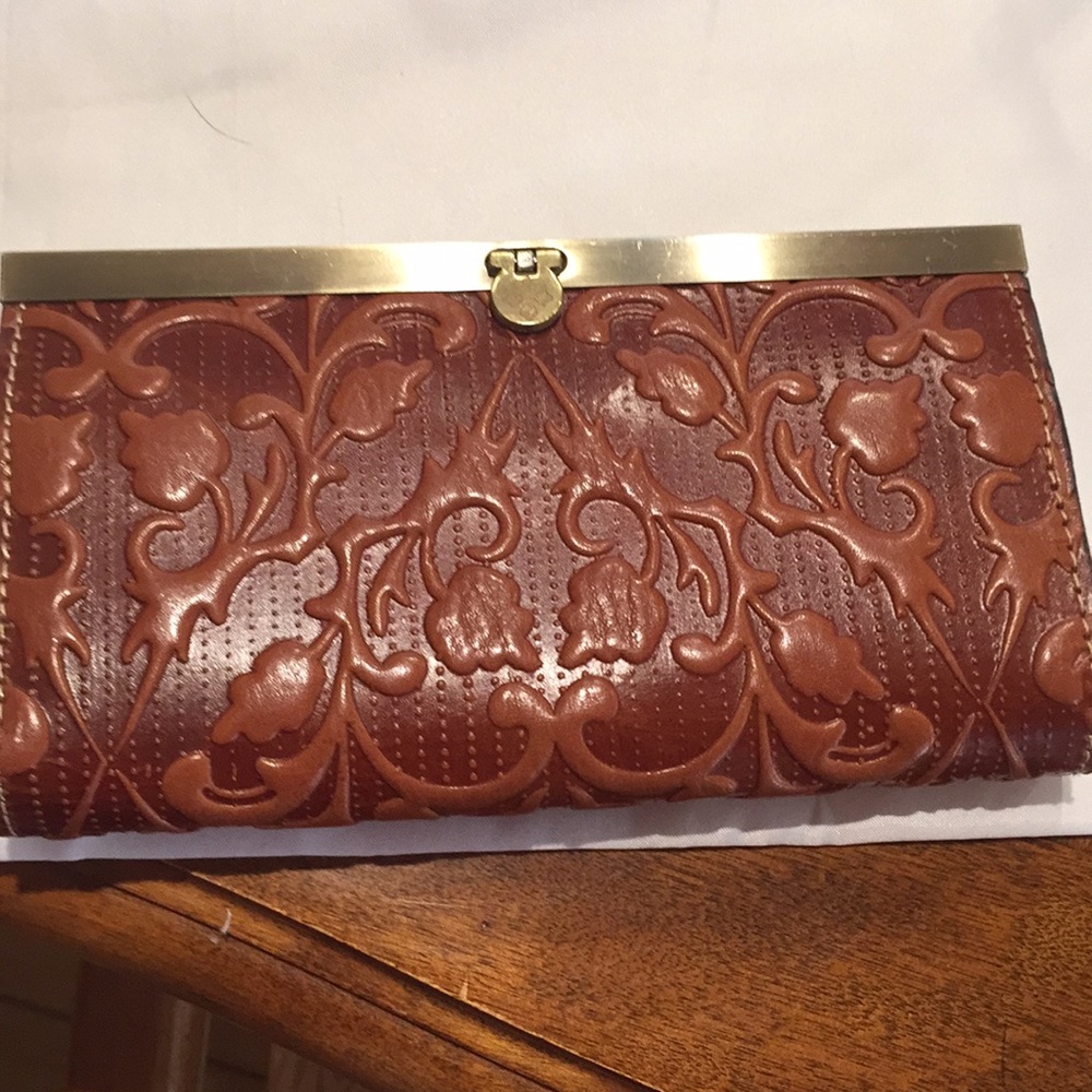Gorgeous Patricia Nash wallet
